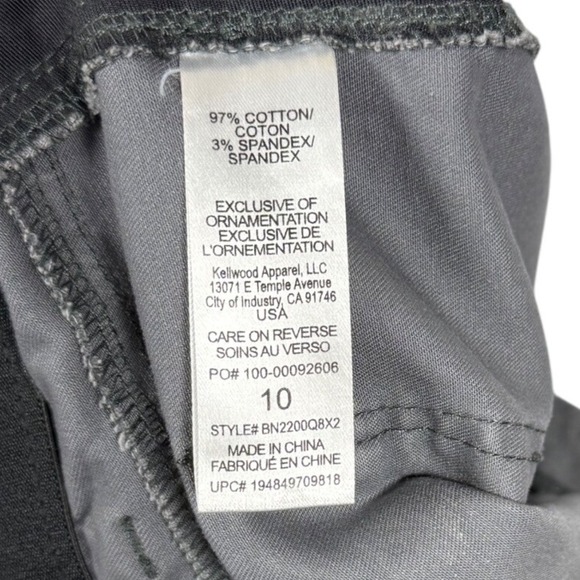 DEMOCRACY Women's High Rise Ankle Length Camo Studded Pants, Black Camo, Size 10 - Picture 9 of 10